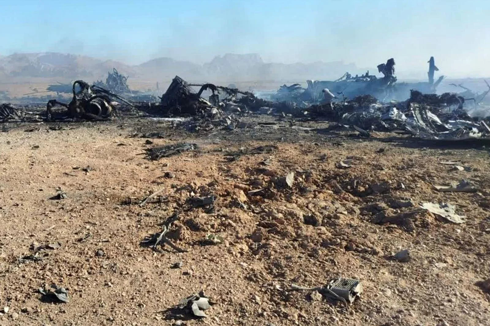 Anatomía de un rescate: un piloto entrenado, aviones autodestruidos, los SEAL y el engaño de la CIA