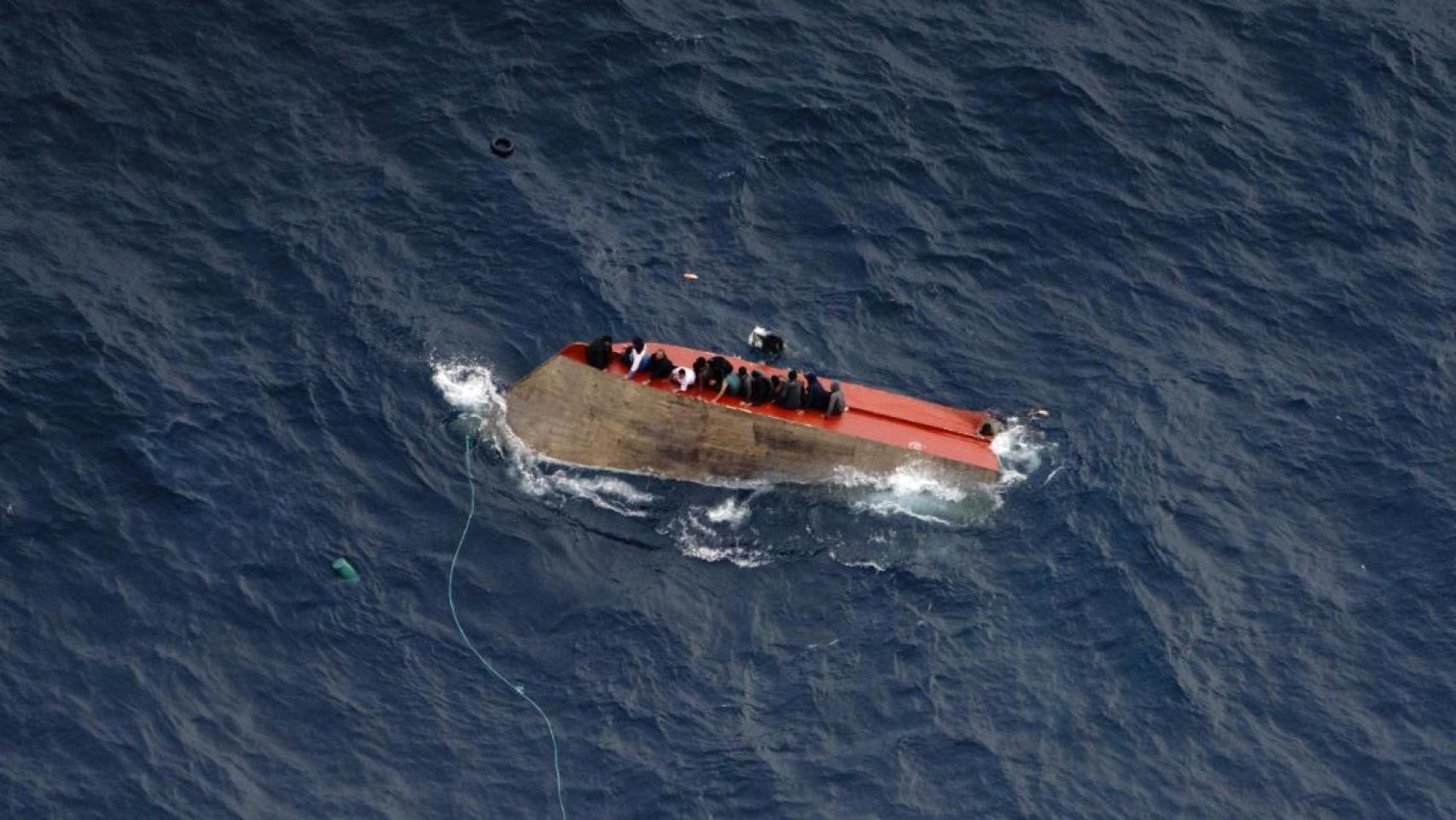 Al menos dos muertos y 75 heridos en un nuevo naufragio en el Mediterráneo, frente a la isla italiana de Lampedusa