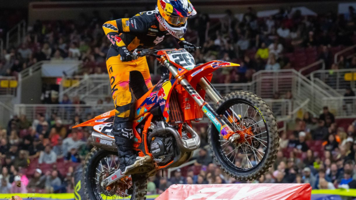 Jorge Prado recupera su mejor versión y roza el podio