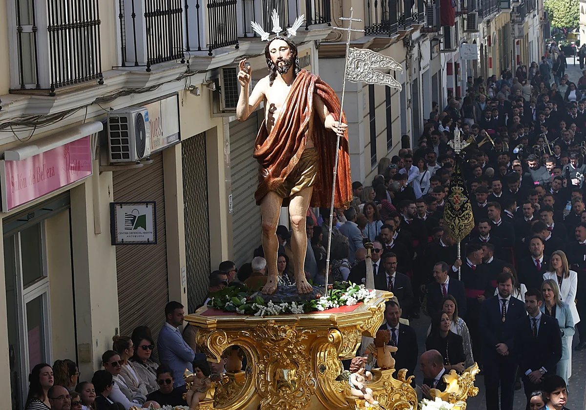 La Banda del Cautivo brilla en la procesión del Resucitado en Antequera