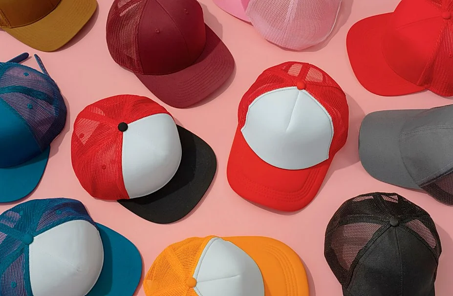 Disfruta de la primavera sin que el sol te moleste con estas gorras de marca