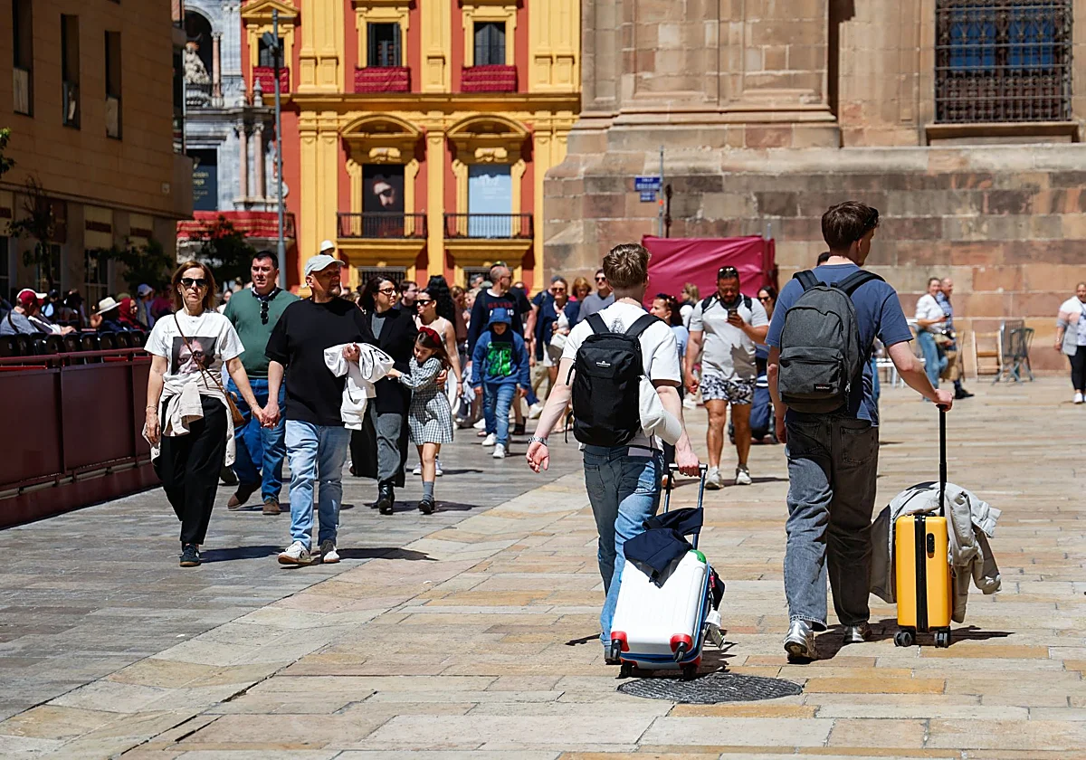 El tirón internacional y el buen tiempo cierran una mejor Semana Santa