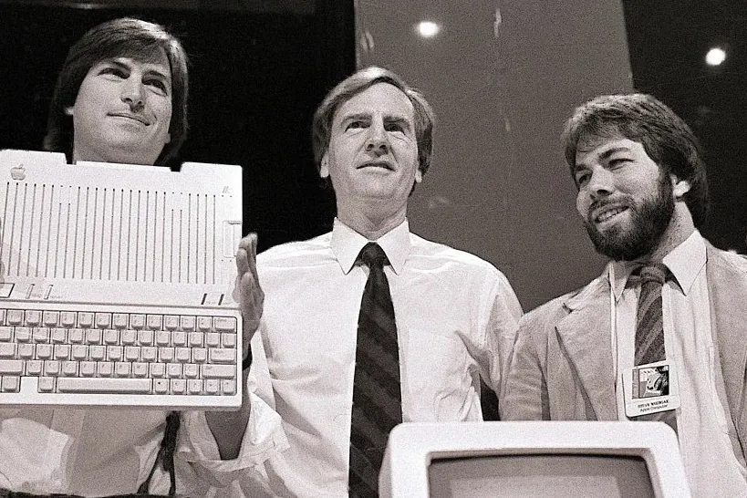 El empleado más fiel de Apple rememora los 50 años de la empresa