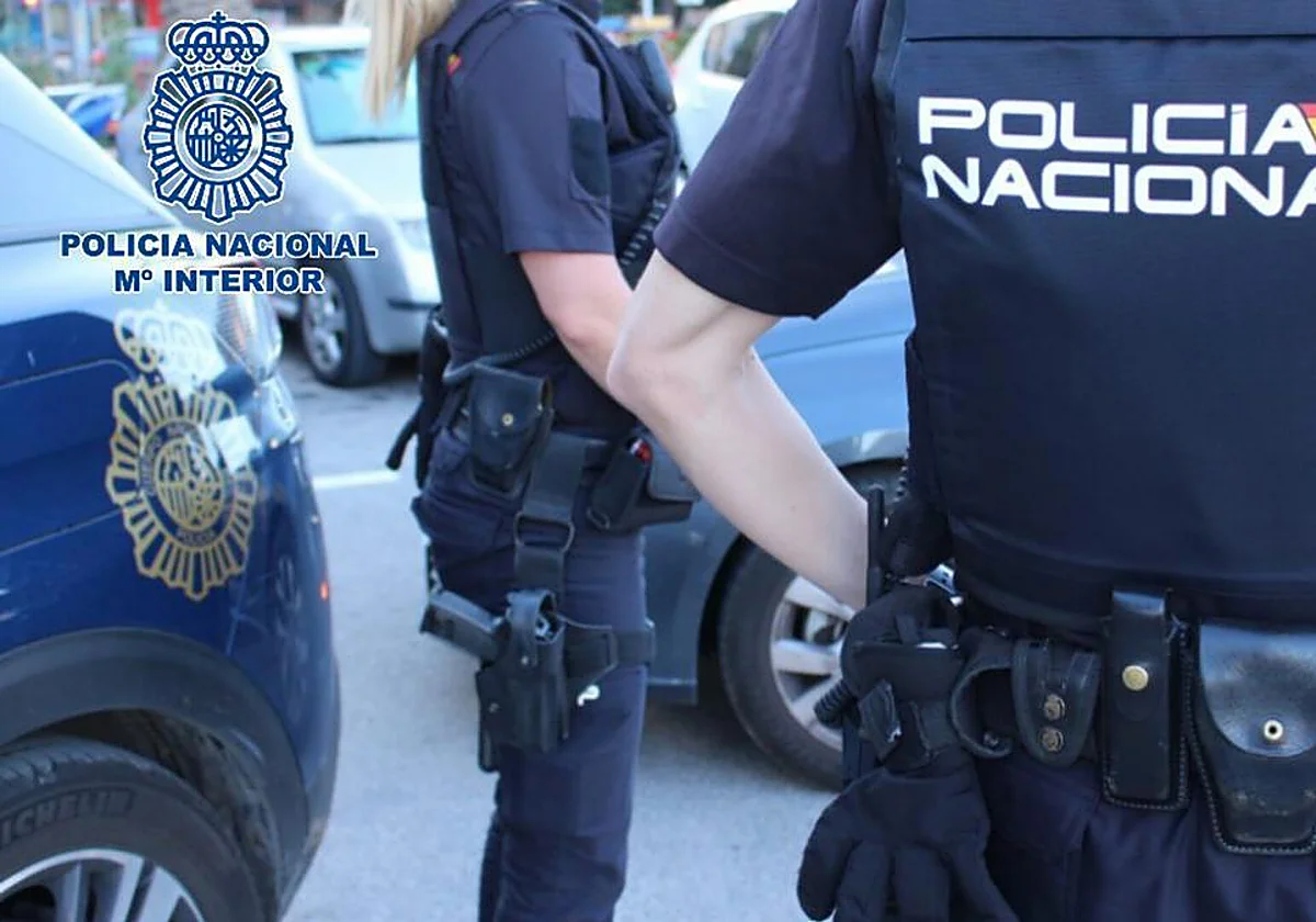Apuñala a los padres de su expareja tras irrumpir en su casa con un machete en Málaga