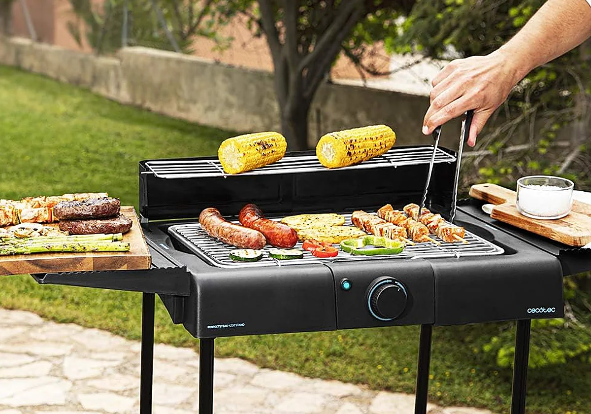Esta barbacoa eléctrica de Cecotec será la auténtica protagonista de todas tus reuniones familiares y de amigos