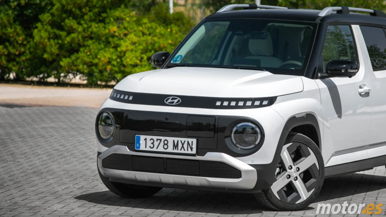 Si buscas un eléctrico urbano de verdad, el Hyundai INSTER aprieta fuerte con más autonomía que el BYD Dolphin Surf y 3.500 € menos