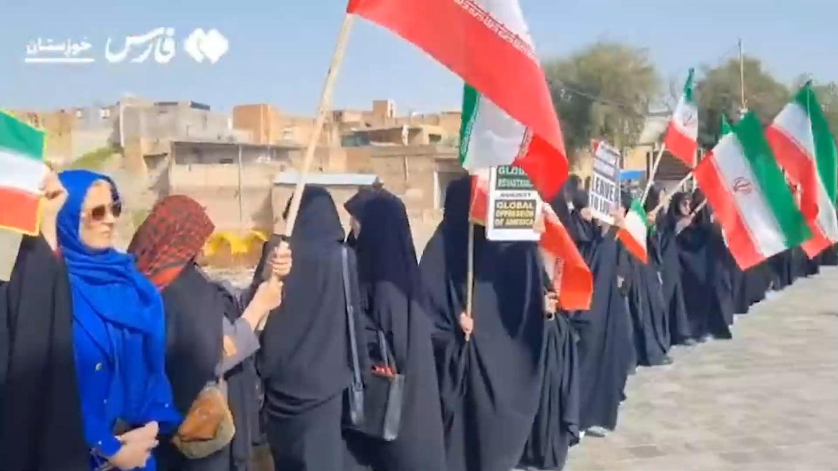 Irán pide a sus ciudadanos encadenarse como escudos humanos a centrales eléctricas ante el ultimátum de Trump