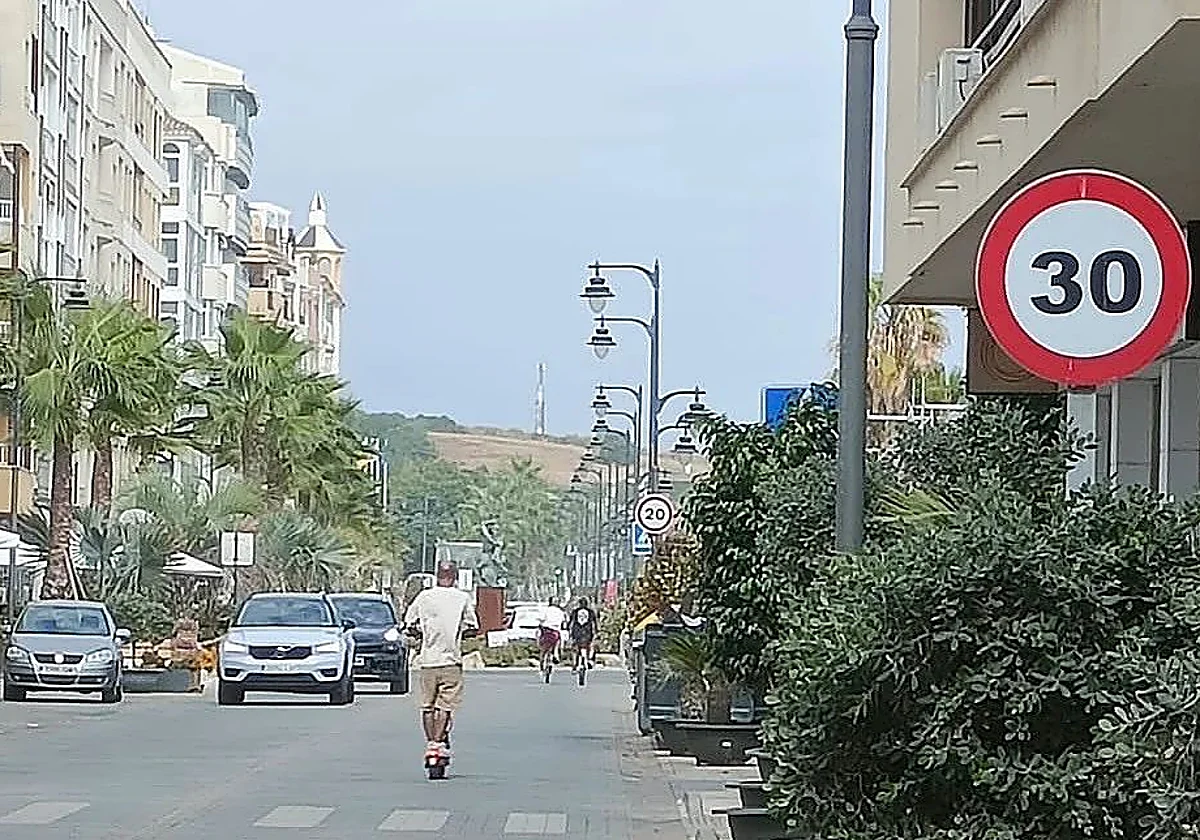 Estepona estrena ordenanza de patinetes eléctricos: esto es todo lo que hay que saber