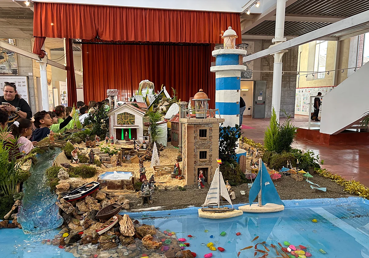 55 Meter lange Weihnachtkrippe mit Szenen aus der Axarquía kann in Torre del Mar besichtigt werden