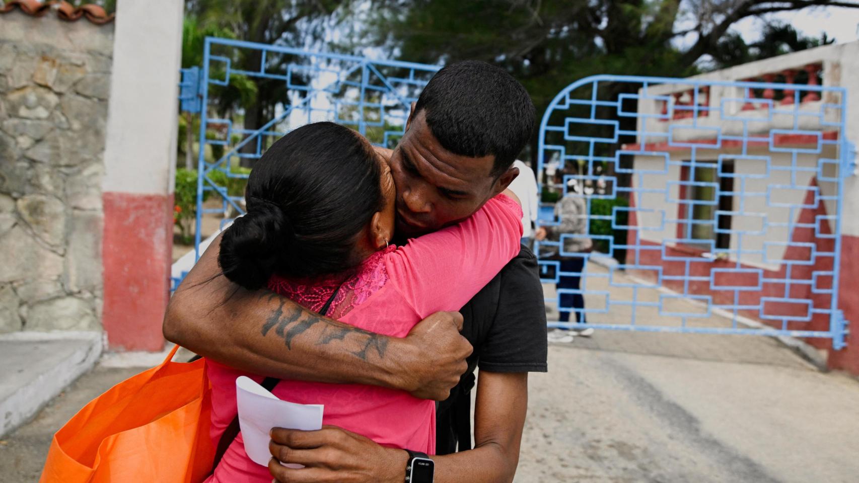 Opositores cubanos denuncian la 'amnistía de Jueves Santo': no hay presos políticos entre los 2.000 liberados de las cárceles