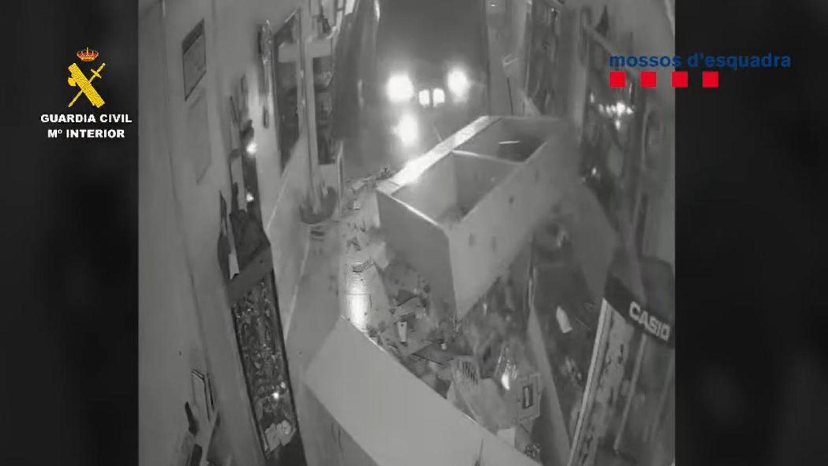 Cae una banda de aluniceros que desvalijó una joyería de Sonseca: les atribuyen 27 robos por un millón de euros