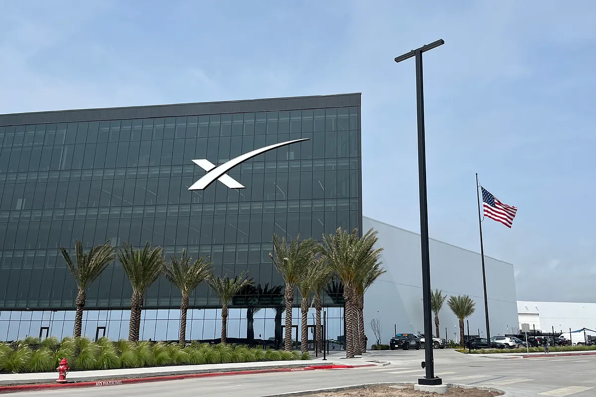 SpaceX inicia la selección de bancos para preparar la OPV