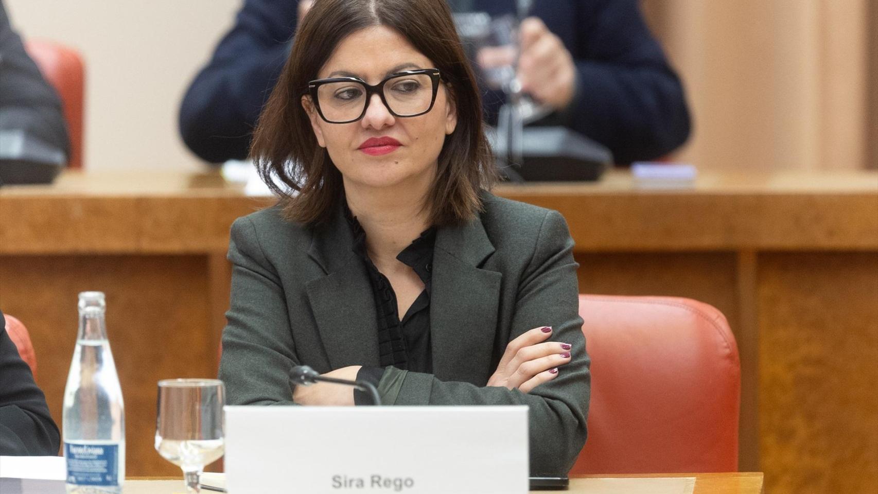 Las regiones del PP plantan a Sira Rego por convocar "ilegalmente" una reunión para prolongar el reparto de menores