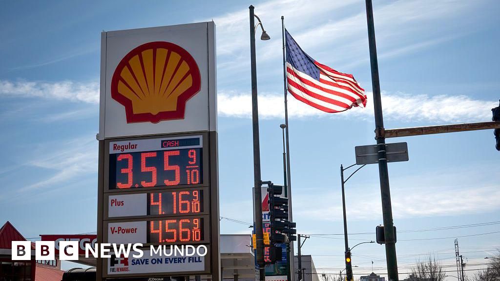 El precio del petróleo se desploma tras el acuerdo alcanzado entre EE.UU. e Irán para reabrir el estrecho de Ormuz