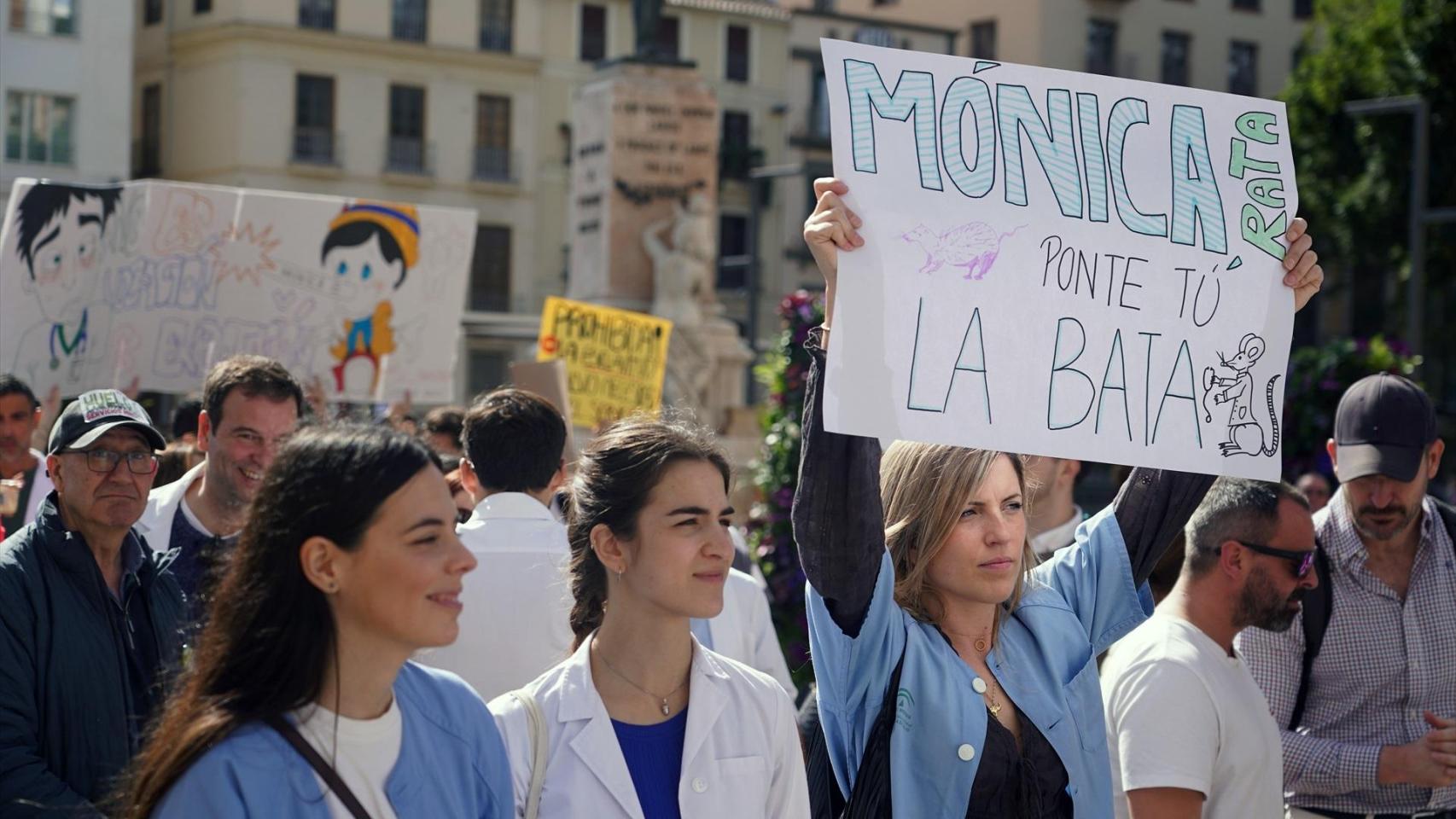 La huelga de médicos continúa: rechazan la mediación de los pacientes pero habrá más reuniones con Sanidad