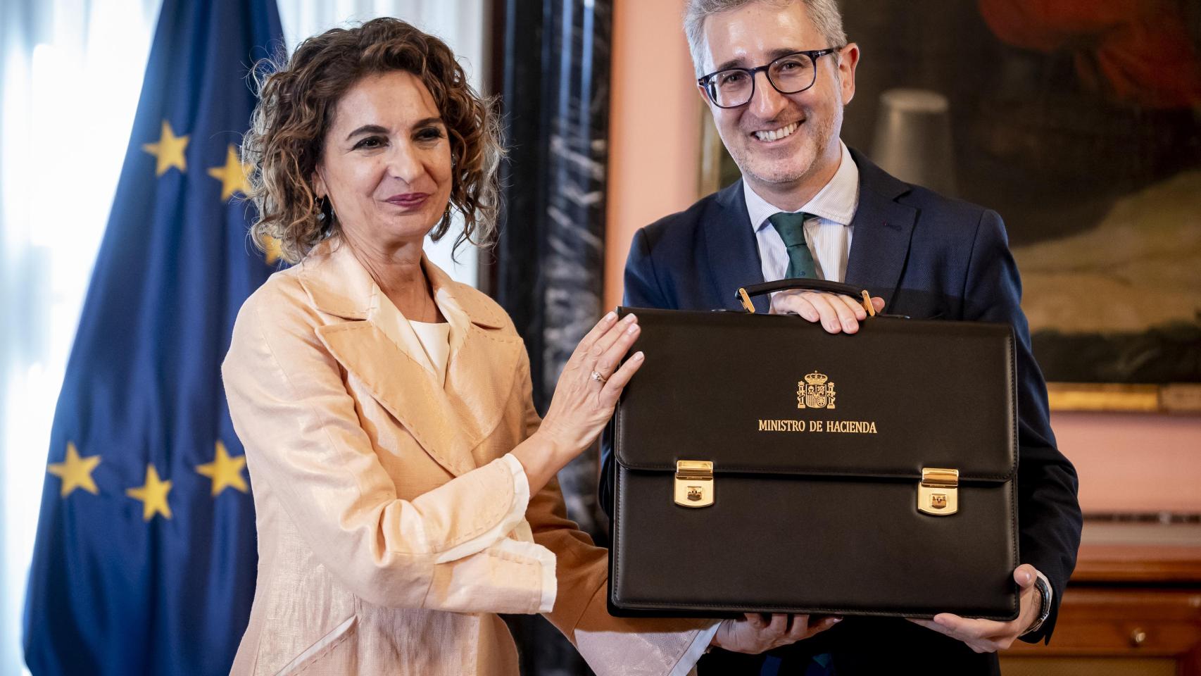 Cada español paga hoy 10 euros más al día en impuestos de lo que tributaba antes de que Sánchez llegara al Gobierno