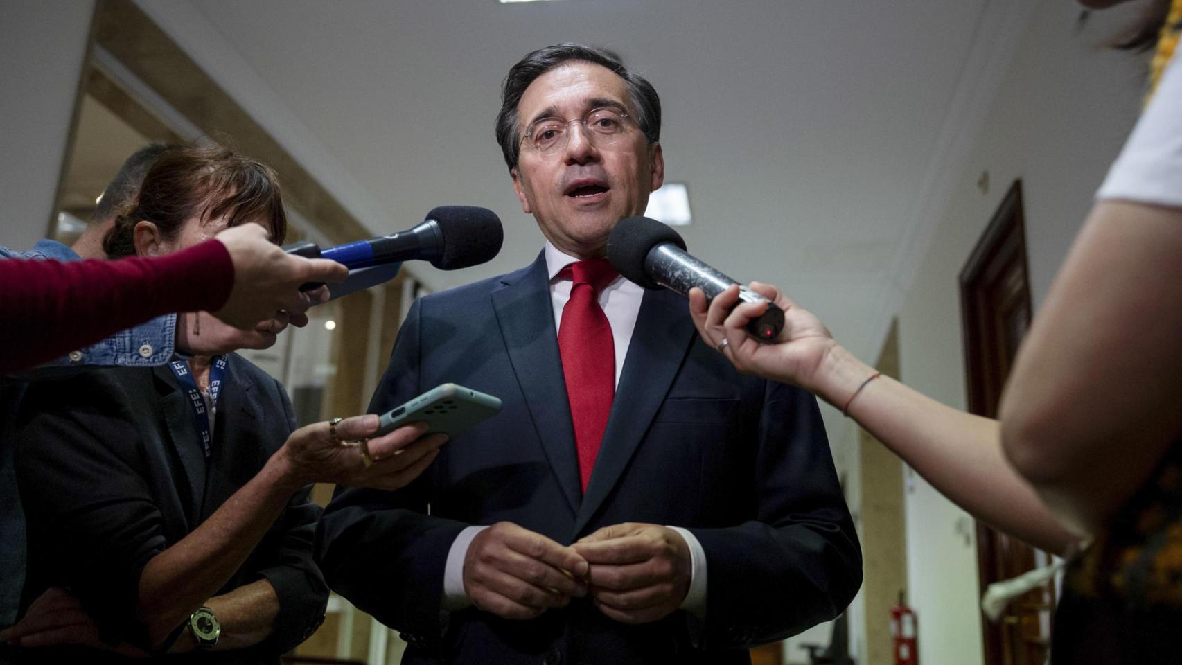 Albares anuncia la reapertura inmediata de la embajada de España en Teherán para sumarse al "esfuerzo por la paz"