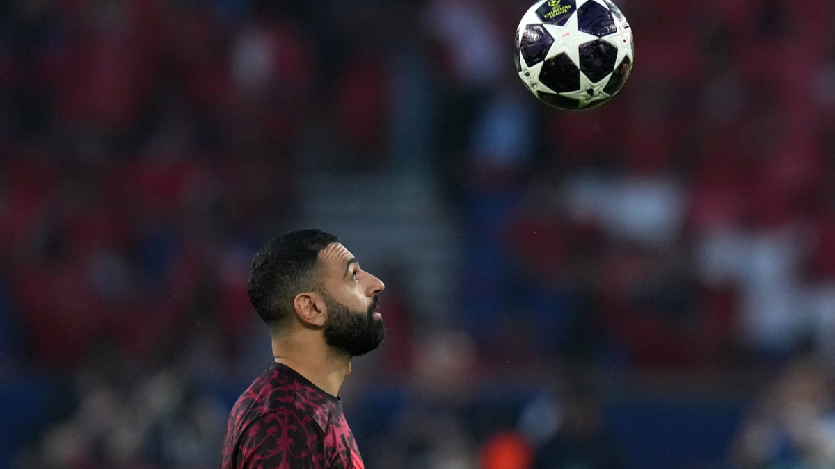 Salah pierde la corona de faraón antes de abdicar