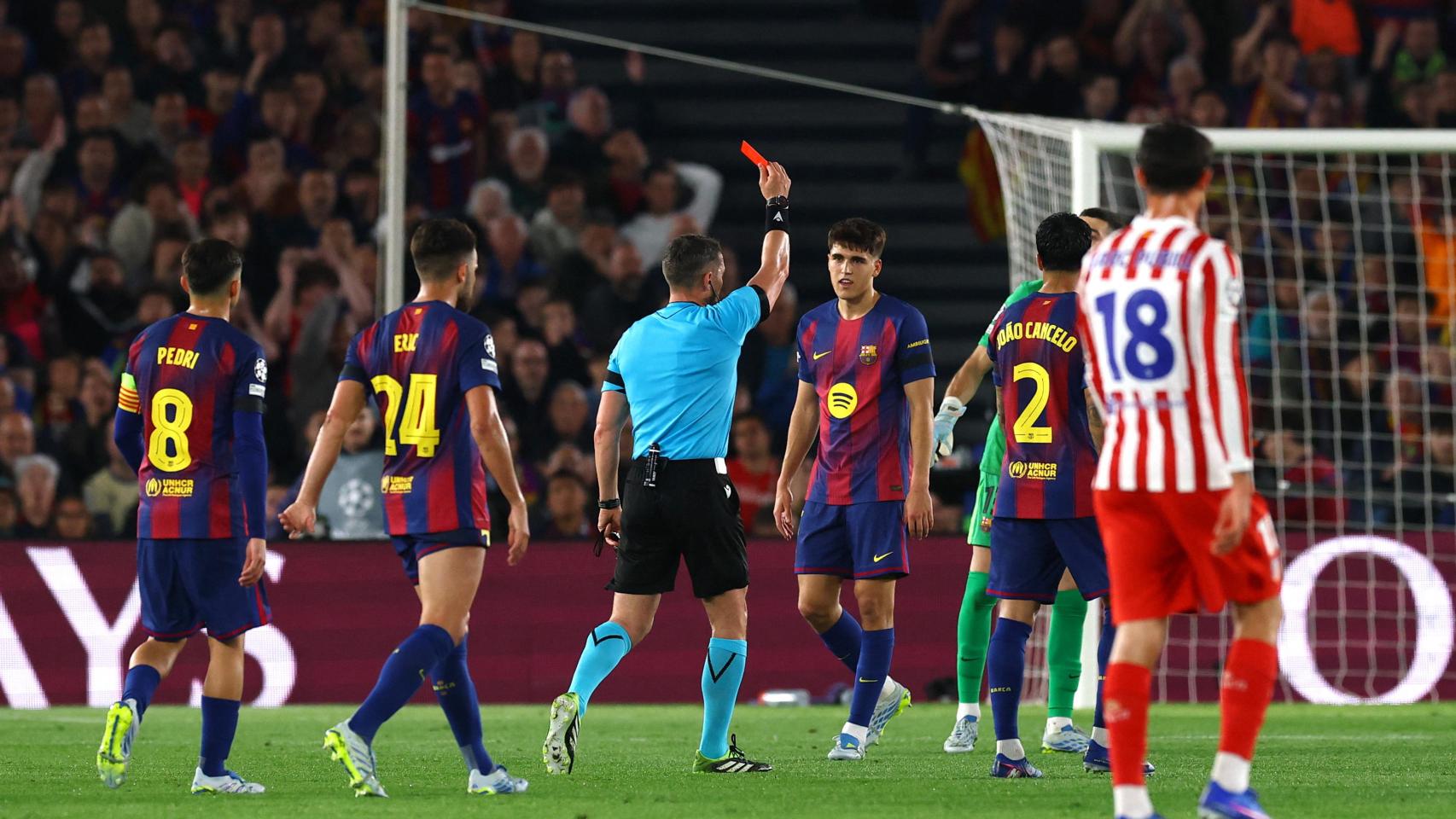 La lección que el Barça se niega a aprender: 2 años de rojas que le condenan y una zaga que no da para ser campeón de Europa