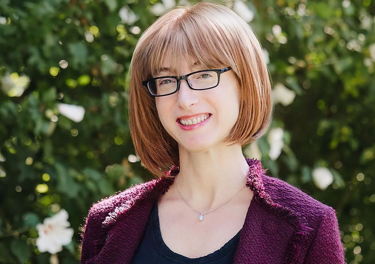 La autora de 'La asistenta' revela su verdadera identidad