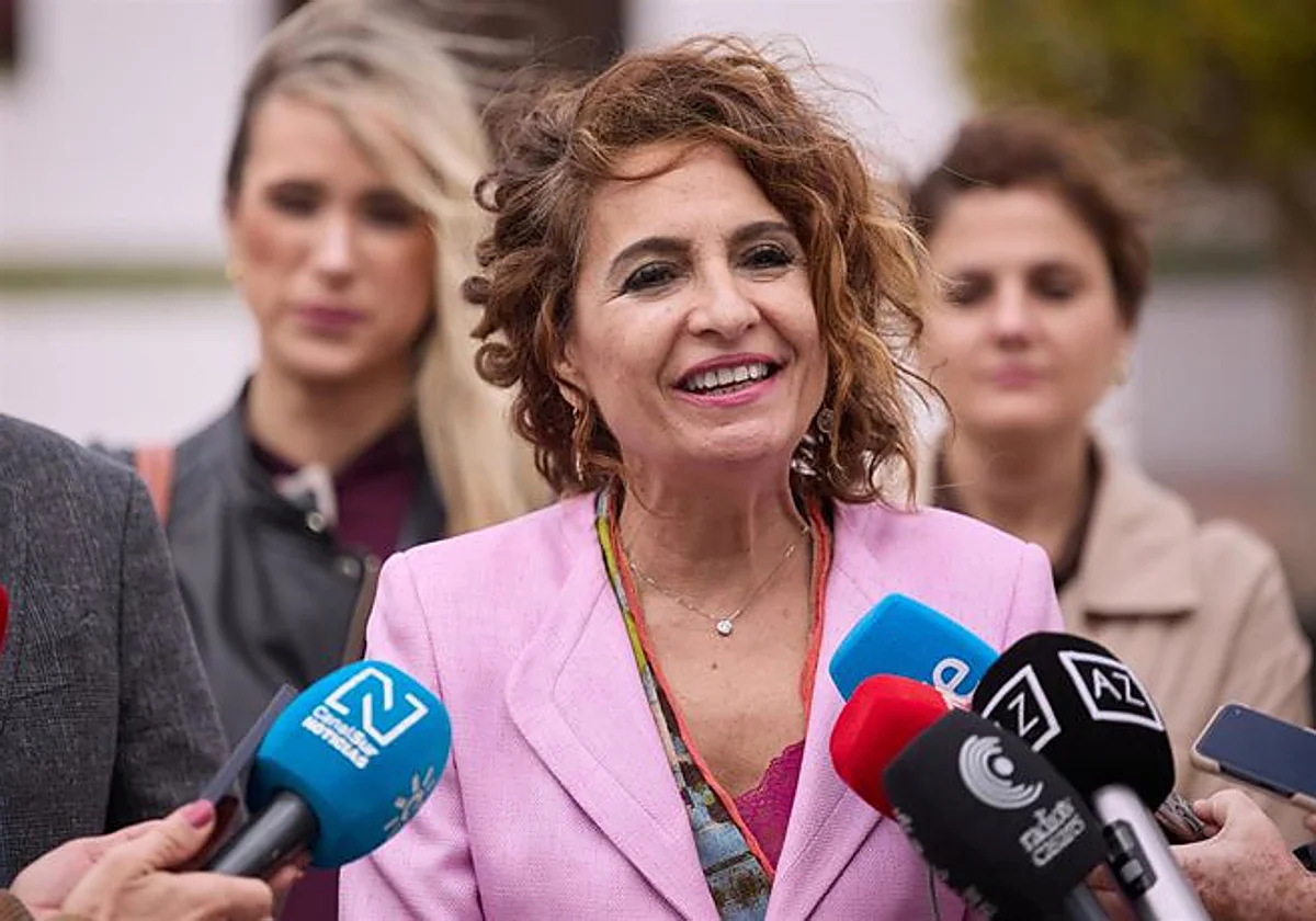 María Jesús Montero no descarta «alguna ligera modificación» en las listas del PSOE-A y considera «lógico» que pueda haber algún malestar