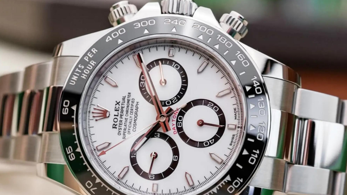 Salen a la luz algunos de los relojes de lujo y su valor por los que son investigados Carvajal, Azpilicueta y Silva