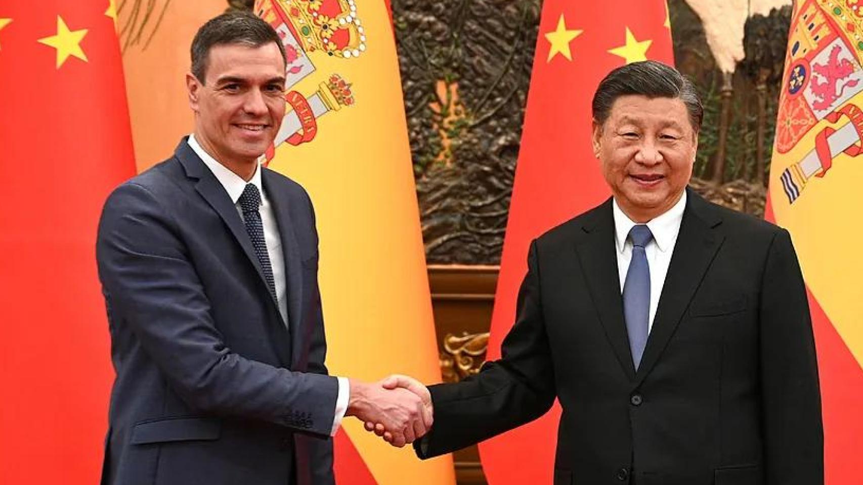 Sánchez ultima su cuarto viaje a China mientras devuelve el embajador a Teherán y sigue sin cubrir el puesto en Tel Aviv