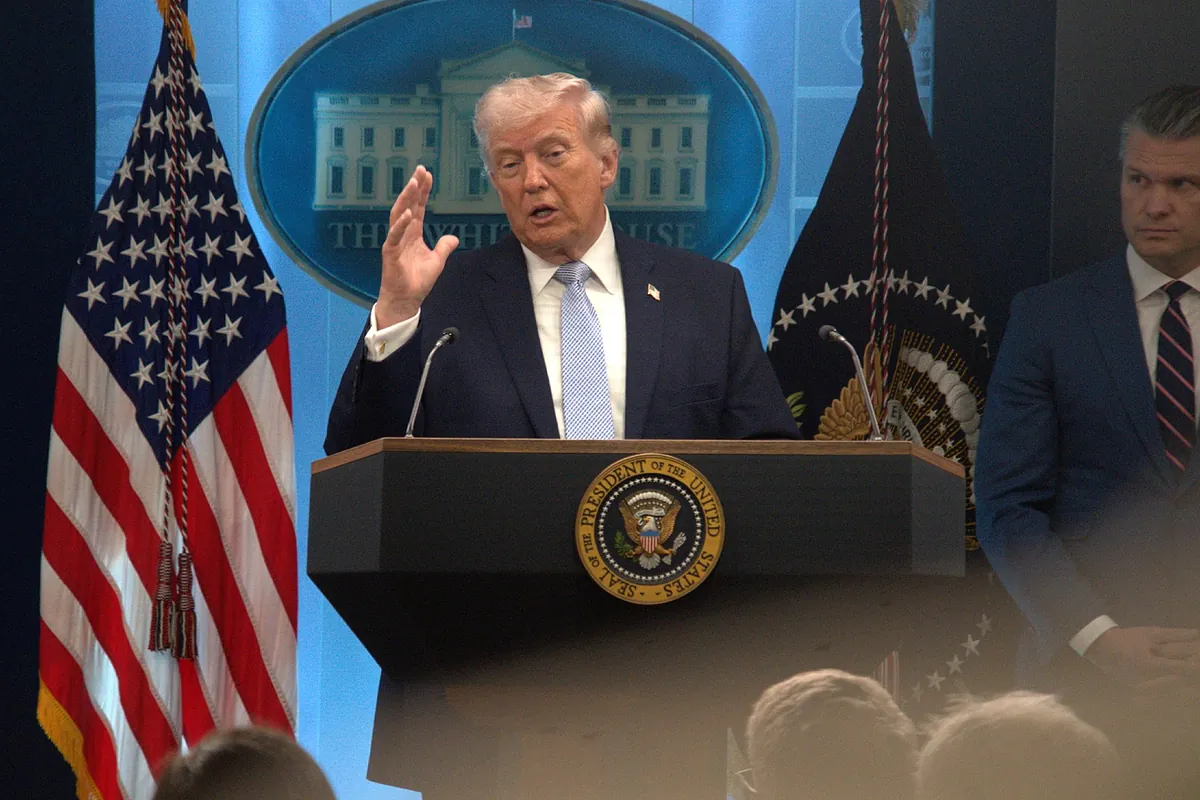 Trump dice que Irán no está cumpliendo lo acordado sobre el tránsito de crudo en Ormuz