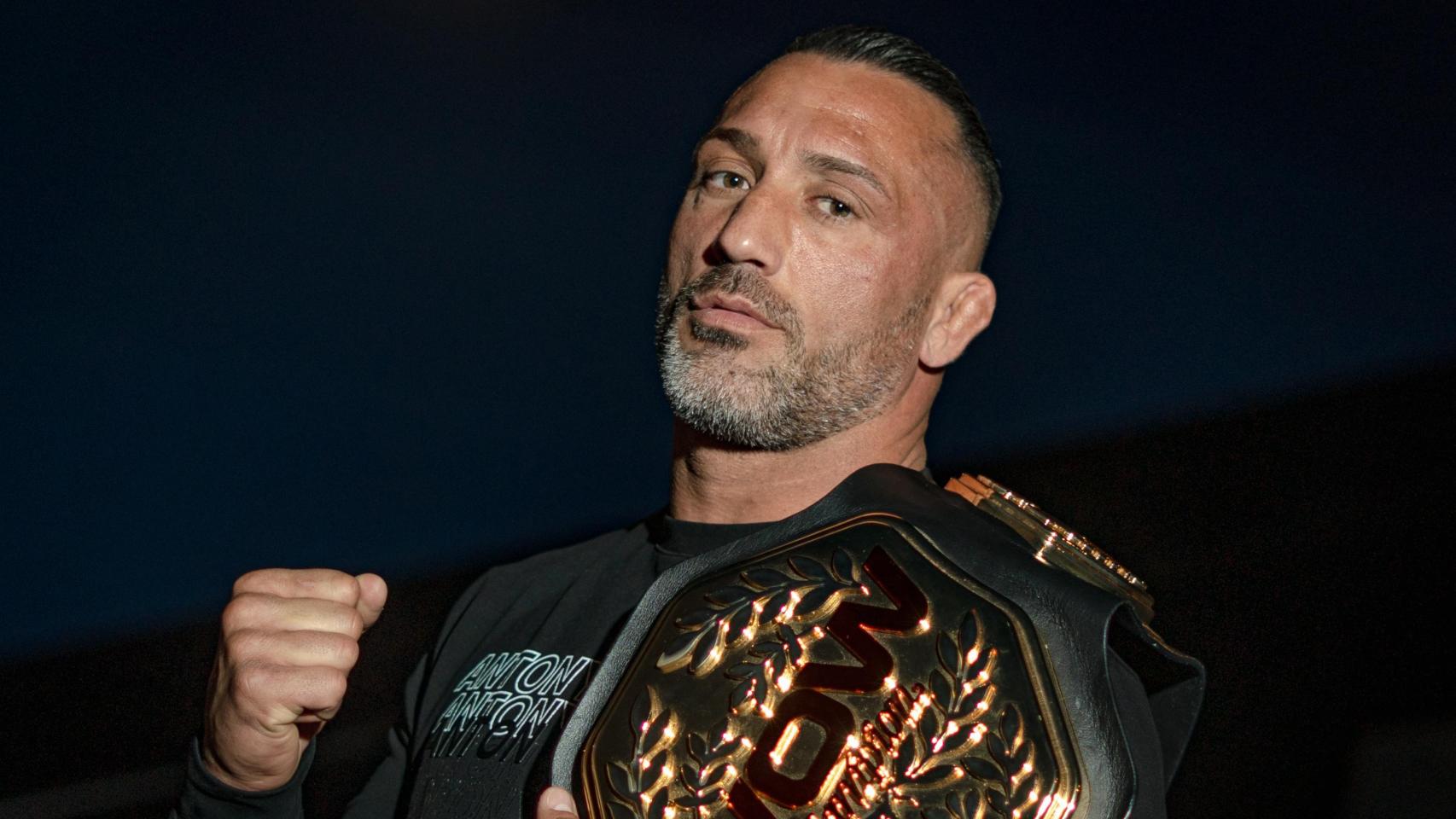 Enoc Solves, el campeón español que peleó ante Putin y su ejército: "Es un honor que WOW venga a Valencia por mí"