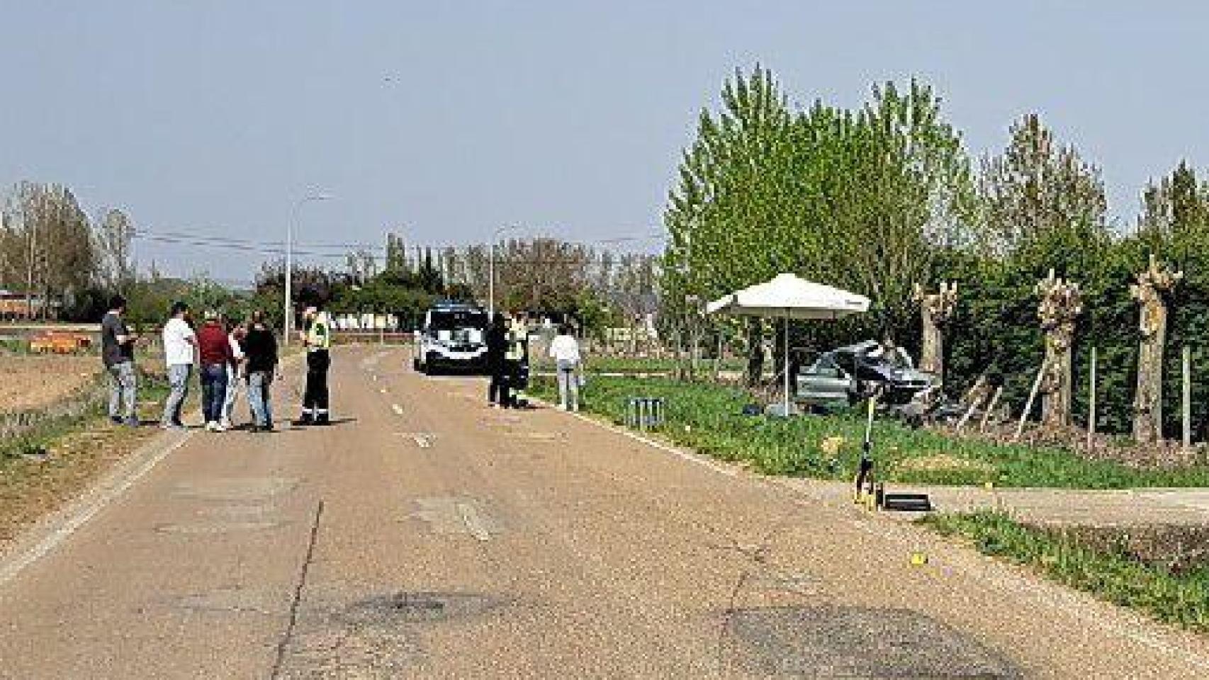 Accidente mortal en Lagunilla de la Vega: fallece un conductor tras salirse de la vía y chocar contra la cuneta y un árbol