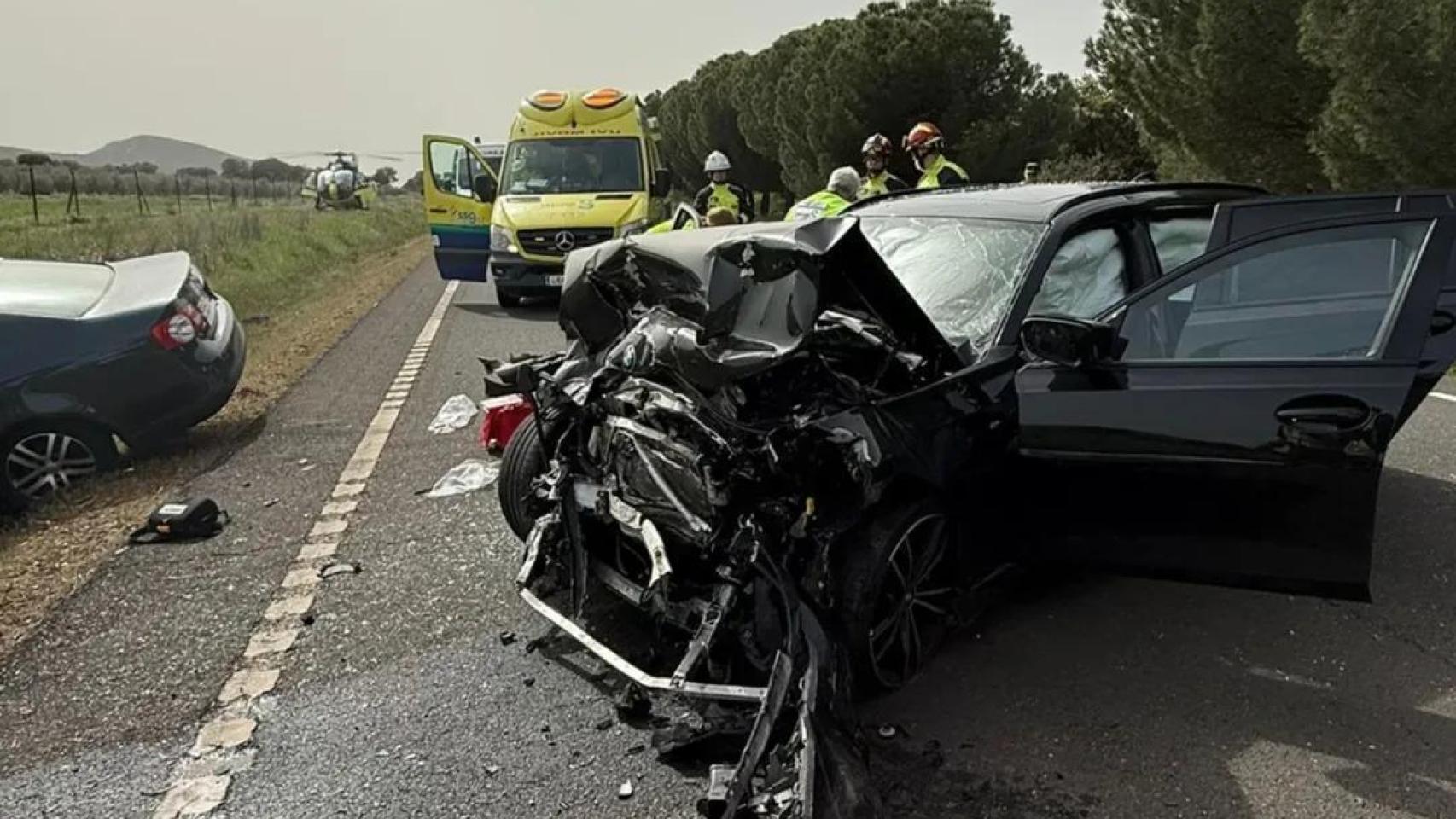 Un fallecido y una niña de 4 años muy grave en el choque frontal de dos coches en Corral de Calatrava (Ciudad Real)