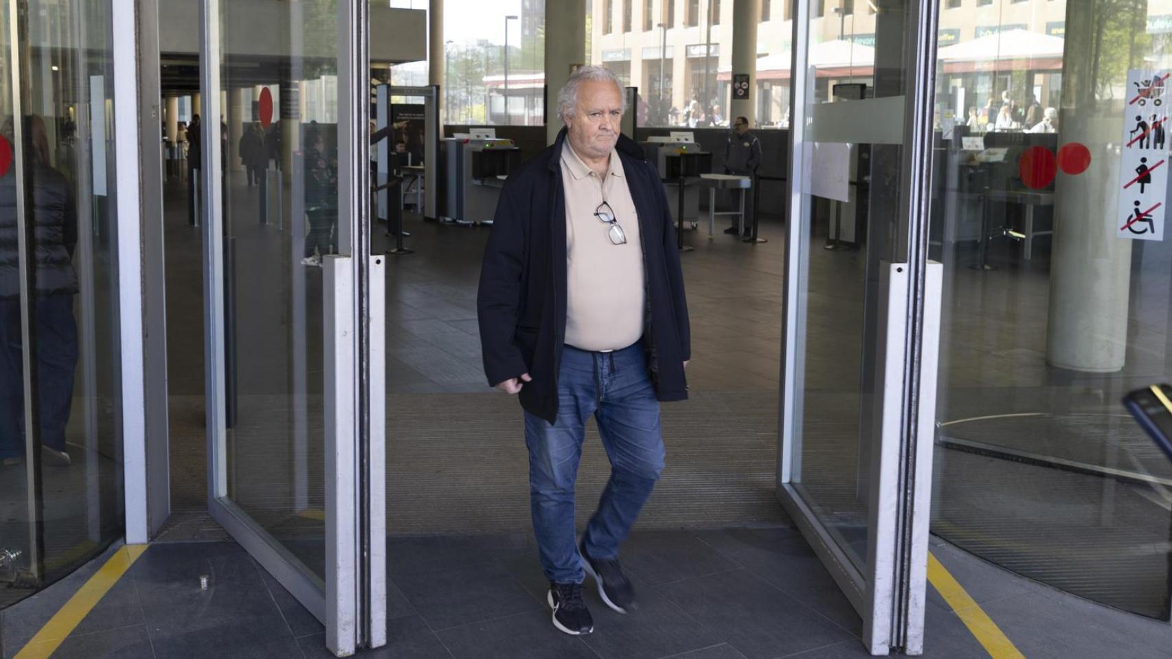 Carlos Naval contradice a Luis Enique y Valverde: él mismo recibía informes y se los entregaba a los entrenadores