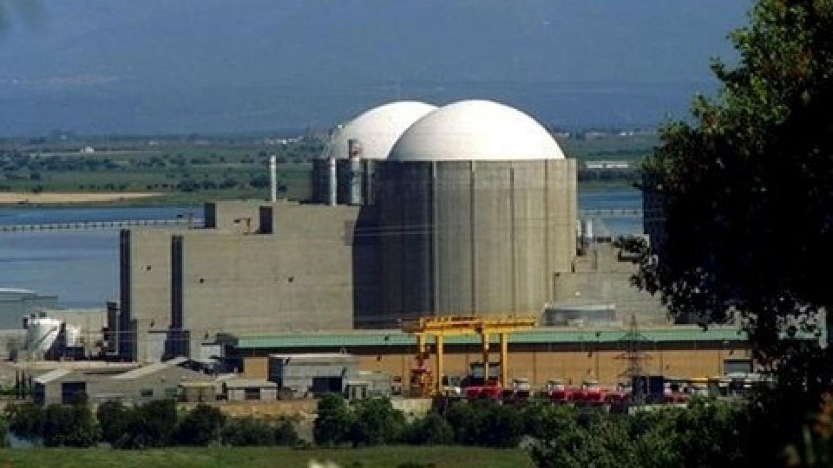Los operadores de Almaraz plantean que su vida útil se extienda casi 40 años más y no los tres que el Gobierno permite