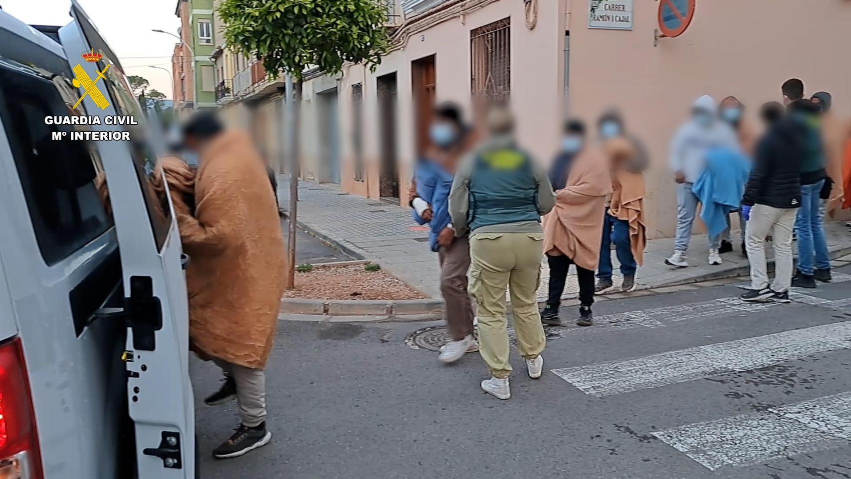 La Guardia Civil libera a 80 inmigrantes explotados laboralmente en condiciones de semiesclavitud en Castellón