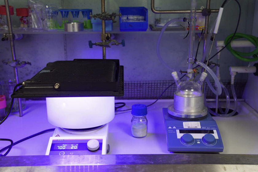 El plástico es la gran pesadilla del reciclaje. El ácido de las baterías de coches aspira a ser la gran pesadilla del plástico