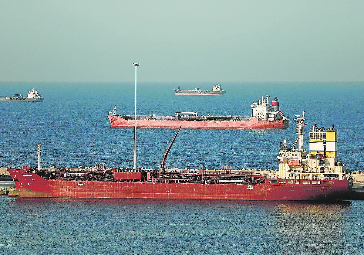 La Casa Blanca asegura que ya limpia Ormuz de minas