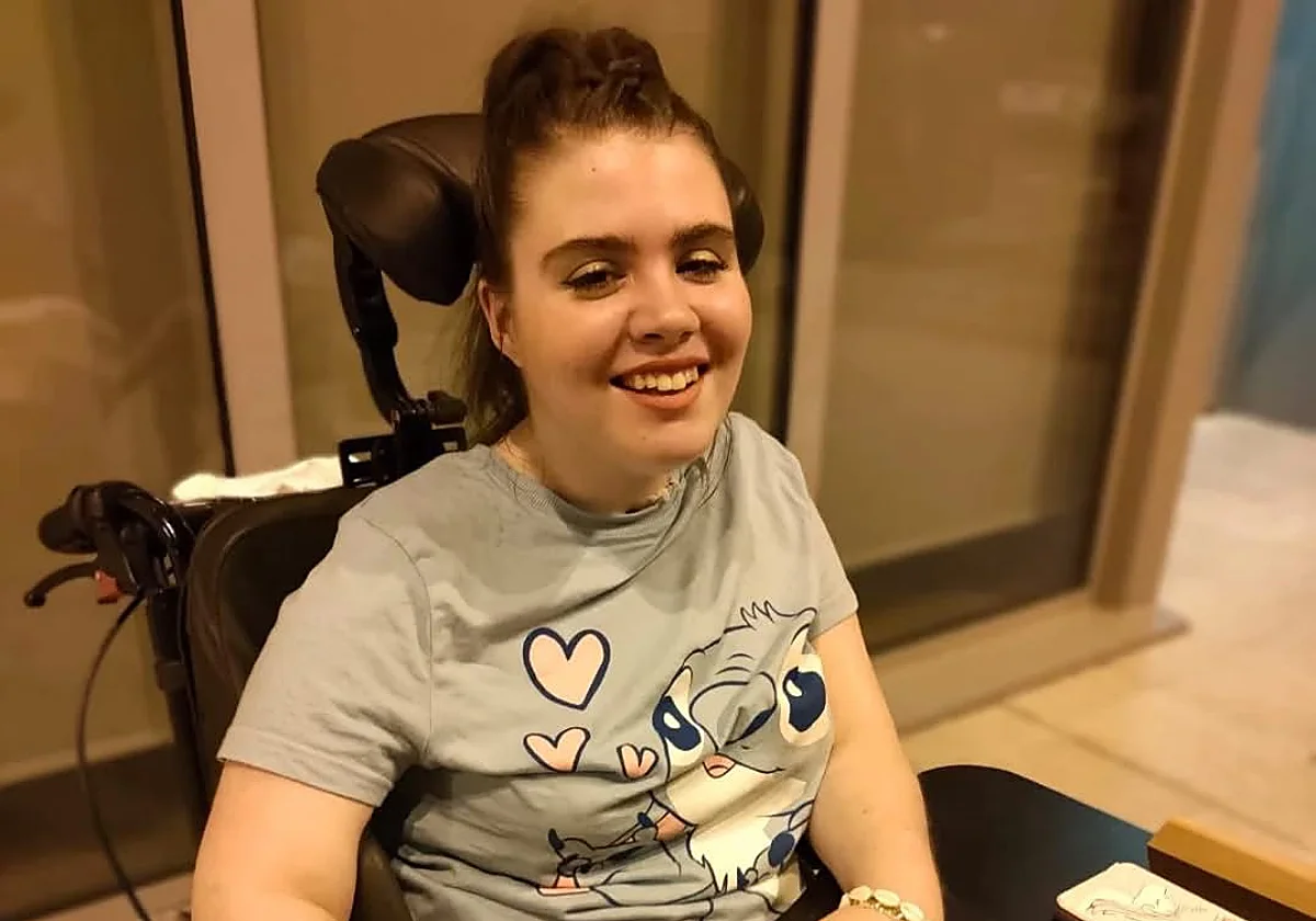 Tania Sanz, la joven rondeña con tetraplejia que reclama una vivienda accesible tras tres años de espera