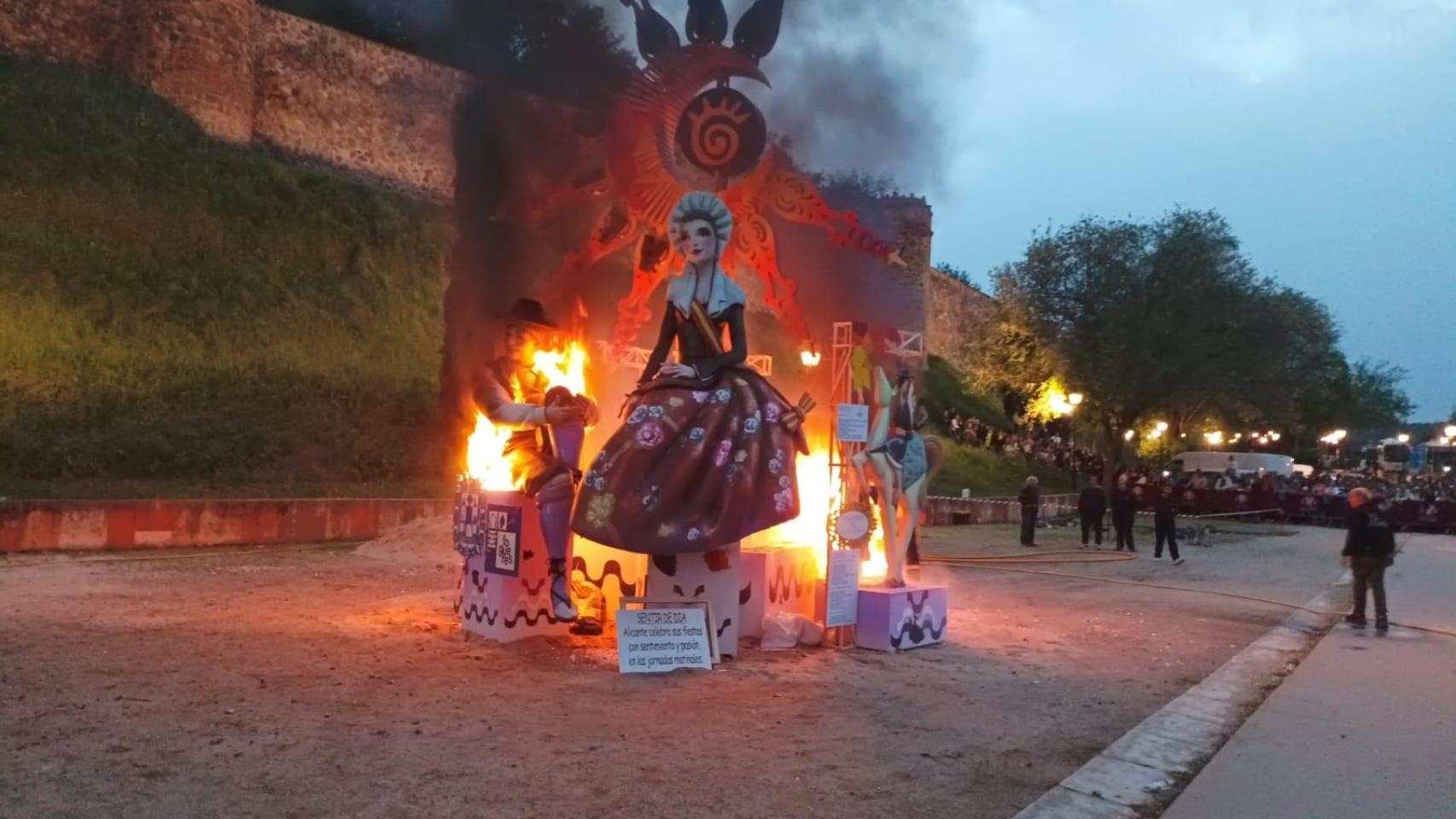 La cremà de 'Sentir de día, vivir de noche' completa en Toledo las Convivencias de Candidatas a Bellea del Foc