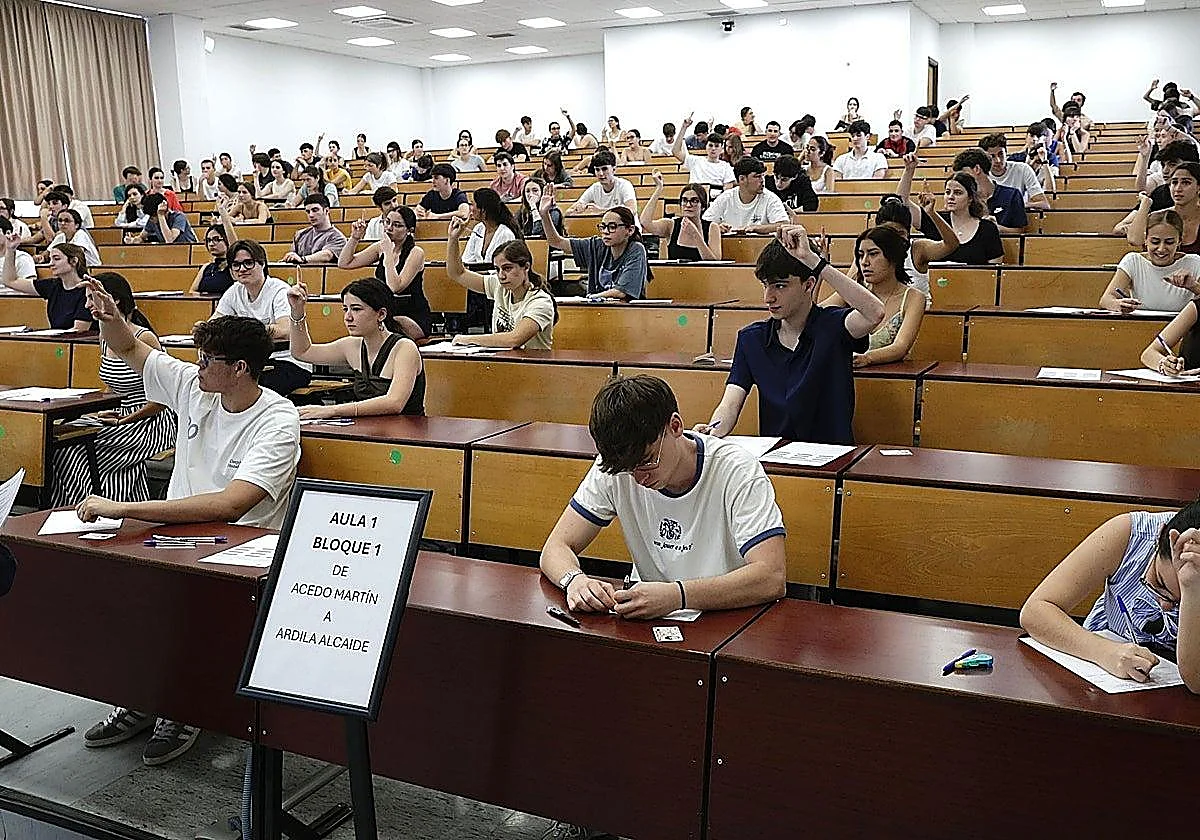 Claves de la Selectividad en Andalucía 2026: fechas, novedades, calendario de exámenes y notas