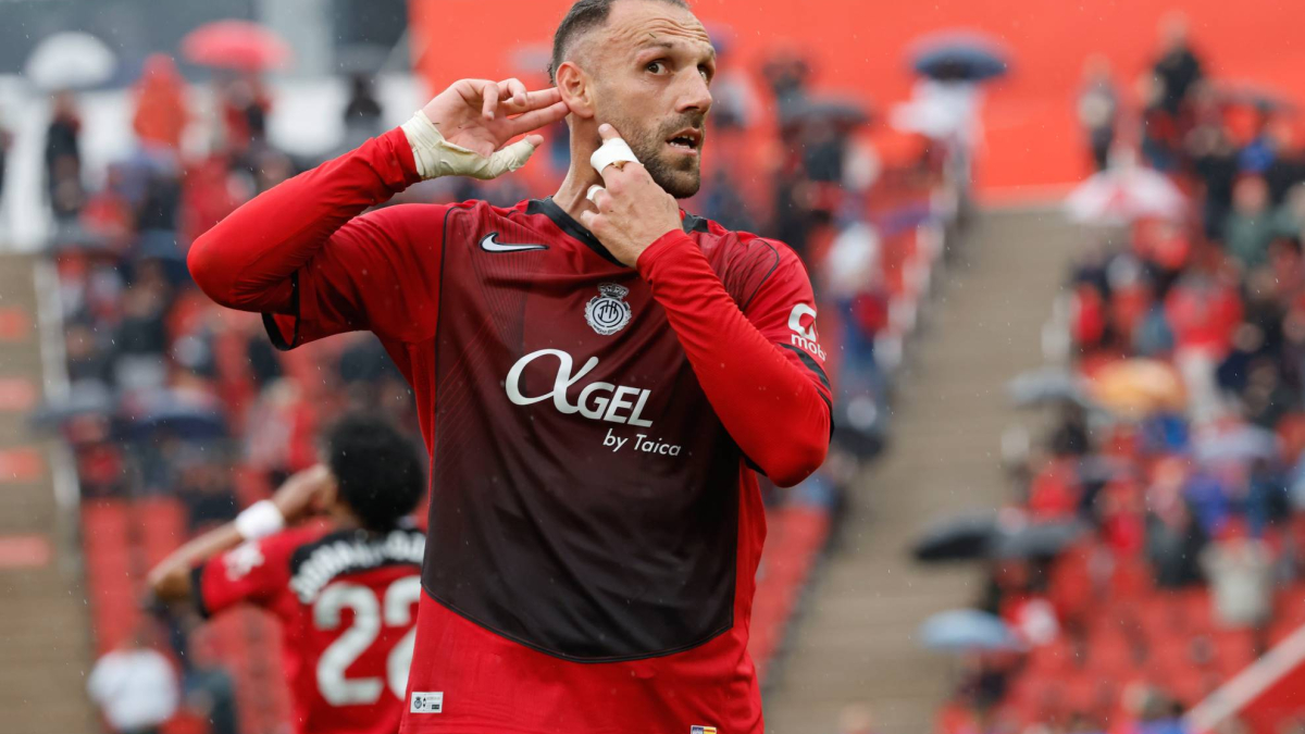 Muriqi rima con Pichichi