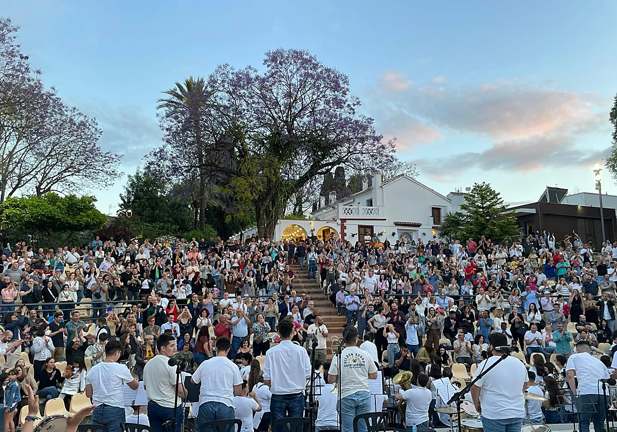De Alaska a Marisol, sin olvidar a Nino Bravo: 400 niños y niñas de Alhaurín de la Torre preparan su primer concierto y tienen lleno asegurado