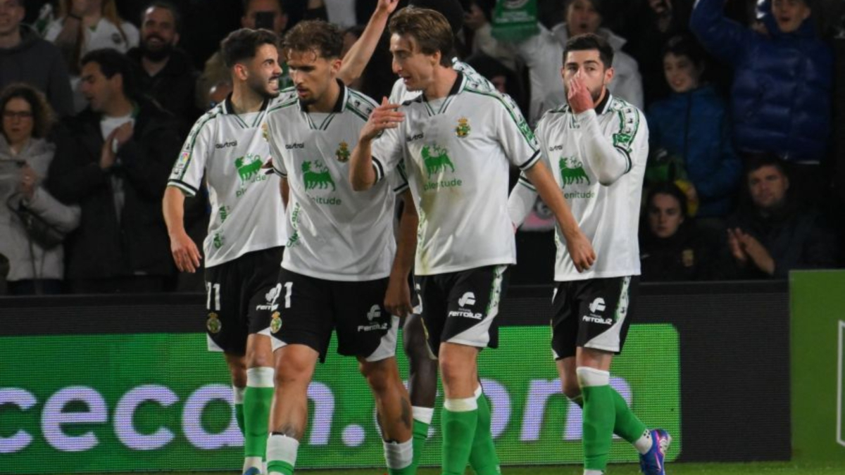 El Racing levanta la mano para ser el primero<br>