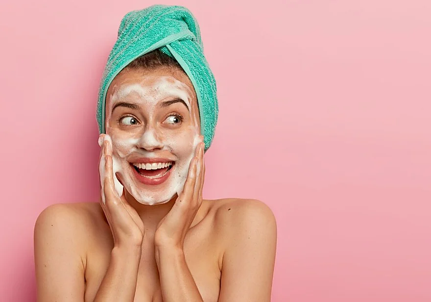 Cambia tu rutina de belleza facial con el limpiador facial hidratante de CeraVe