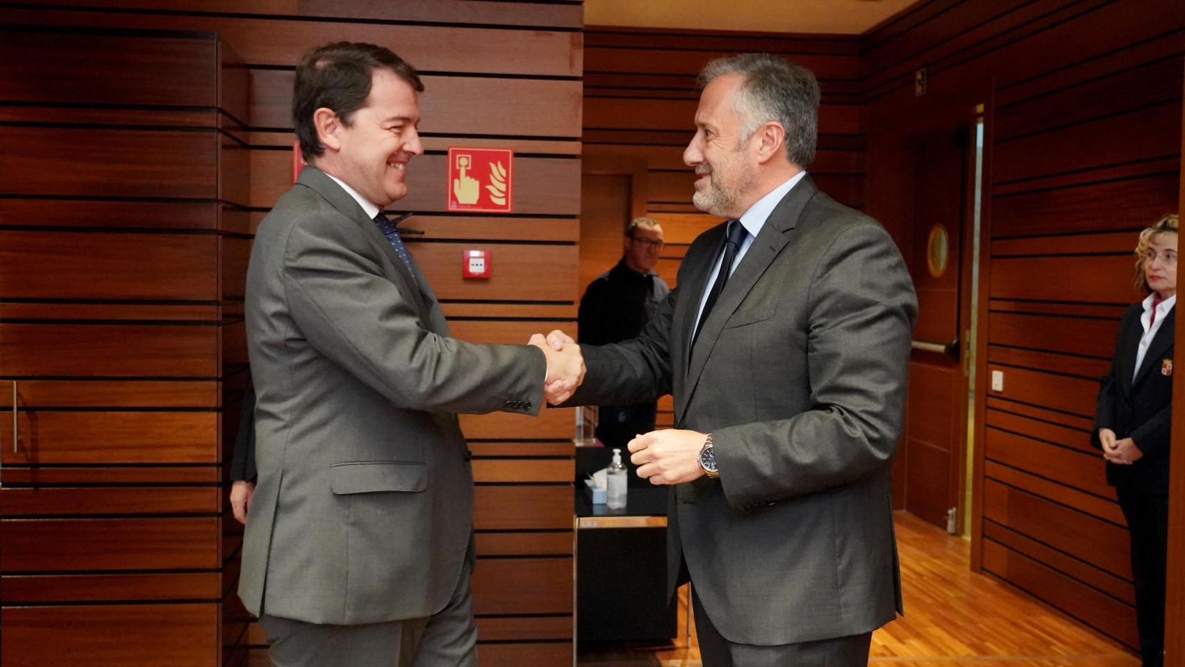 PP y Vox acuerdan la Mesa de las Cortes de Castilla y León para "garantizar la estabilidad en la nueva legislatura"