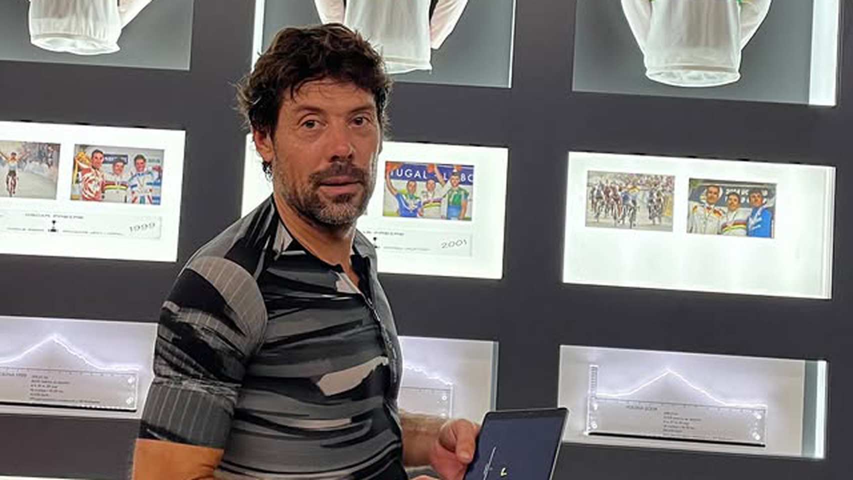 Óscar Freire es detenido por un presunto delito de maltrato a su mujer, que denuncia "amenazas, agresiones, vejaciones y acoso"