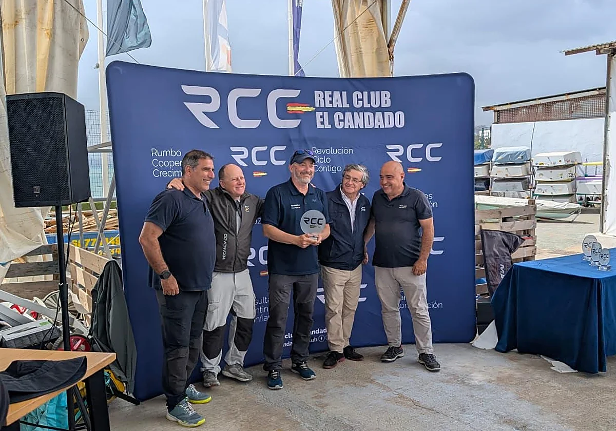 El Real Club Mediterráneo triunfa en las dos principales categorías en la Copa Bahía de Málaga