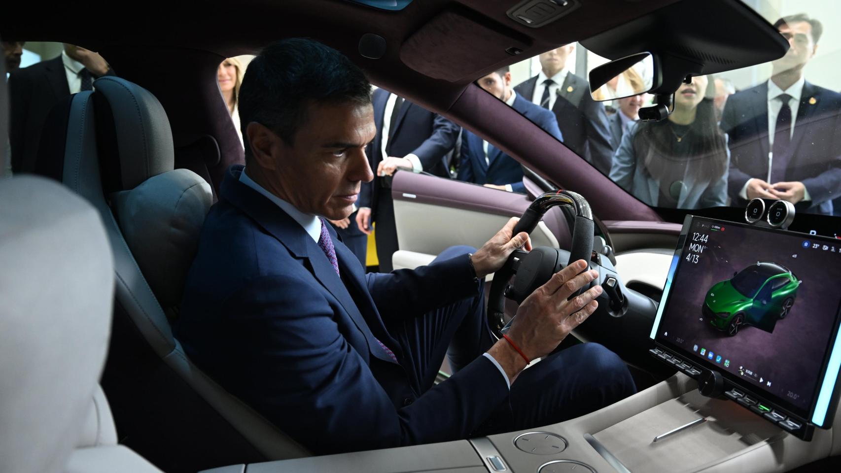 Sánchez pide que Occidente "renuncie" a parte de su poder antes de ver a Xi, en pleno pulso entre China y EEUU por Ormuz