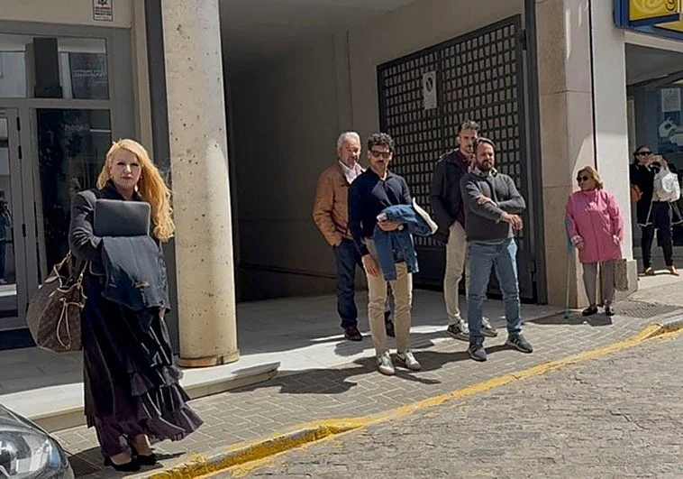 El hijo de Francisca Cadenas se paró en la puerta de los detenidos: «Alguien andaba dentro con mucho nerviosismo»