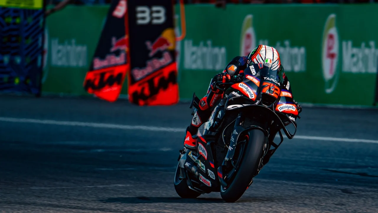 Ni potencia ni frenada, la verdadera clave de la Aprilia de Bezzecchi y Martín es otra