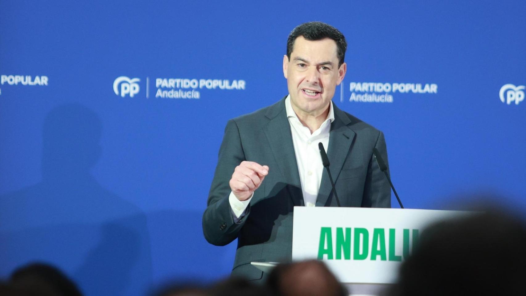 Juanma Moreno rozaría la mayoría absoluta ante un PSOE y Vox estancados, según el 'CIS andaluz'